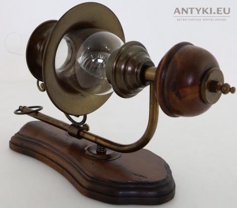 rustykalny kinkiet z drewnianą rozetą