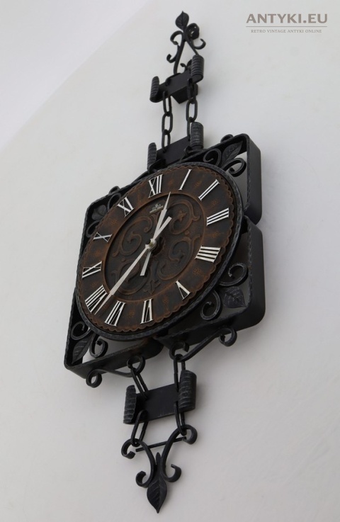 zegar ścienny z rzymskimi cyframi rustykalny