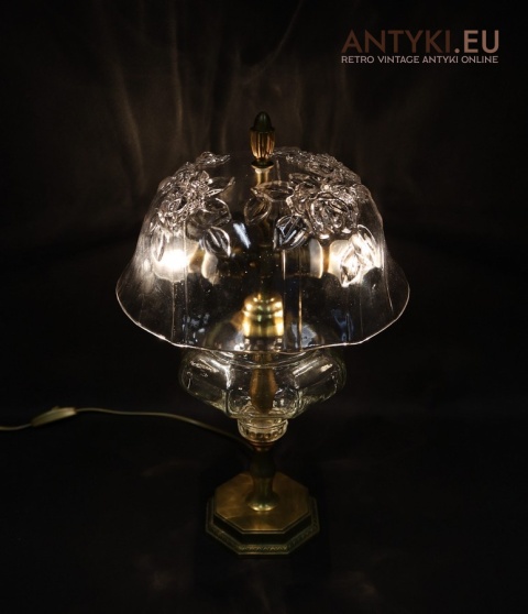 dekoracyjna lampa do recepscji hotelowej