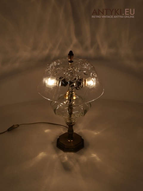 dekoracyjna lampa stołowa retro do gabinetu