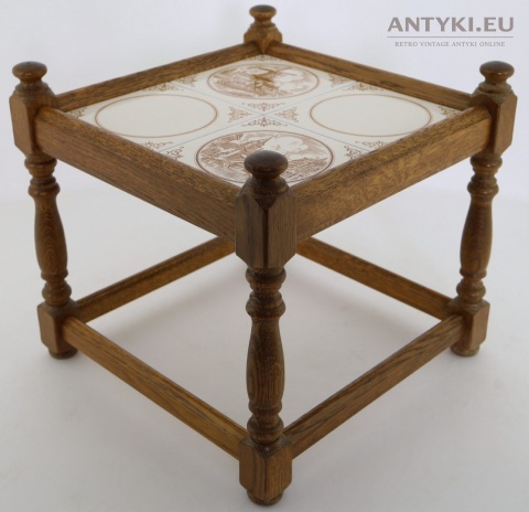 rustykalny stojak pod kwiatek