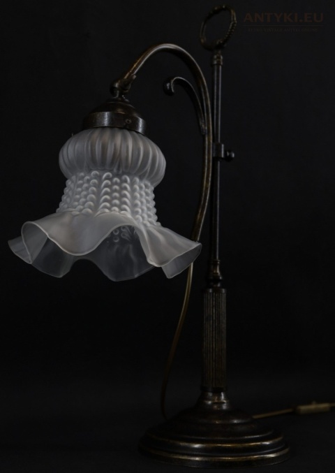 klasyczna lampka stołowa retro