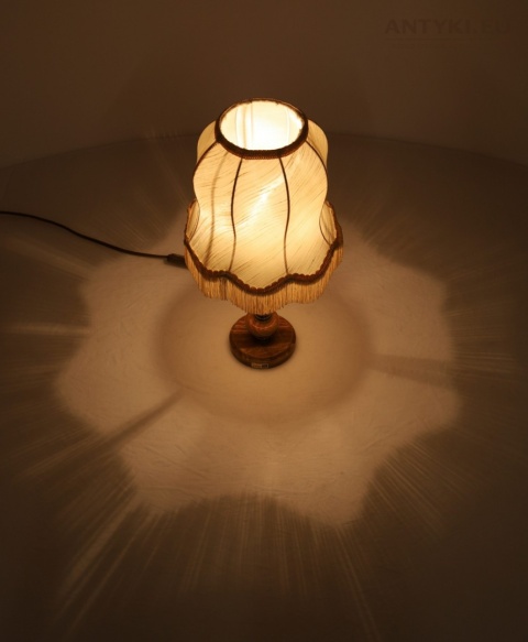 stołowa antyczna lampka z onyksu