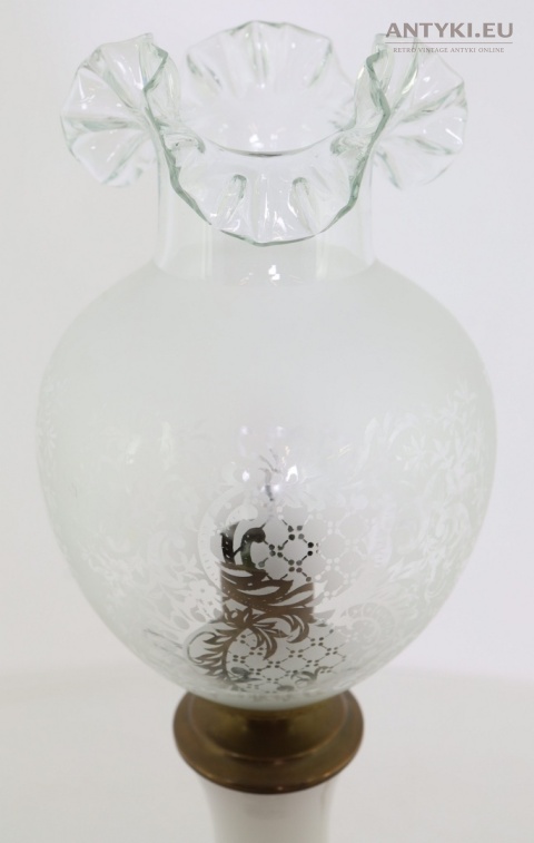 stylowa lampa gabinetowa vintage