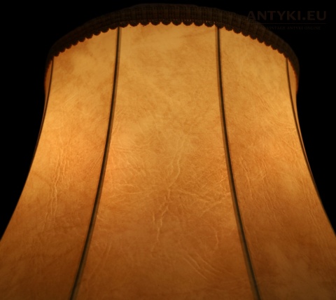 lampa retro do eleganckiego salonu