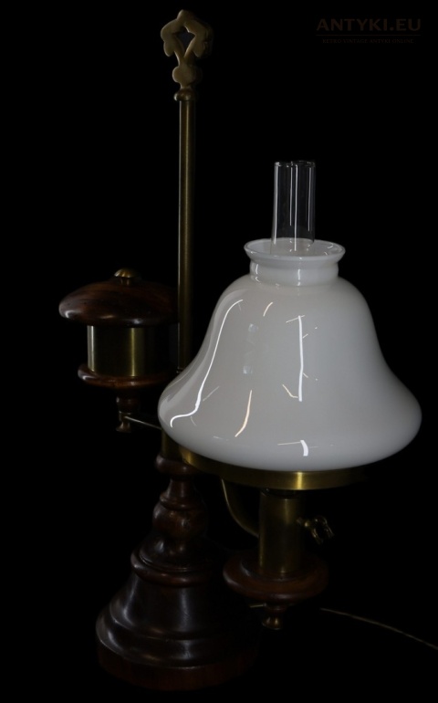 stara lampa stołowa z kloszem