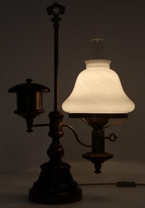 stylowa lampa na biurko retro