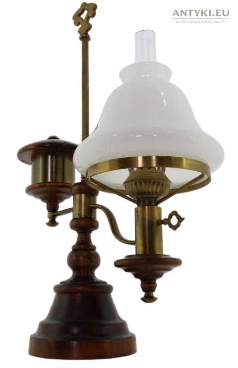 duża lampka vintage na stolik