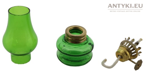 Miniaturowa zielona lampka naftowa szkło Made in Hong Kong – vintage kolekcjonerska