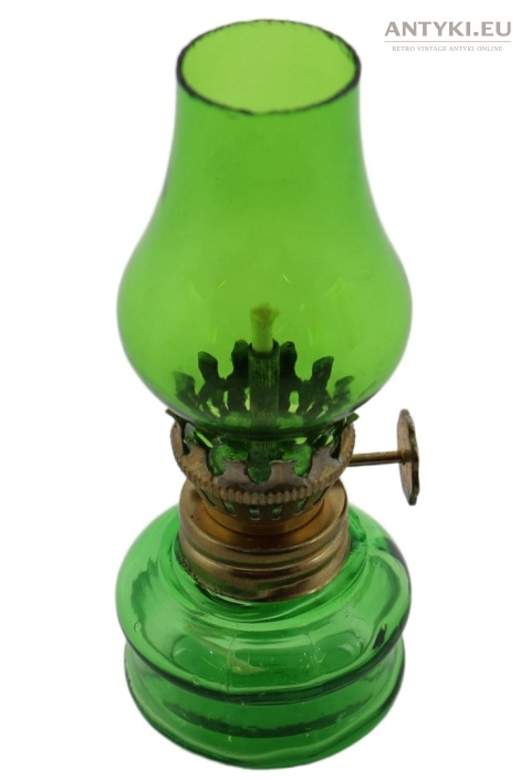 Miniaturowa zielona lampka naftowa szkło Made in Hong Kong – vintage kolekcjonerska
