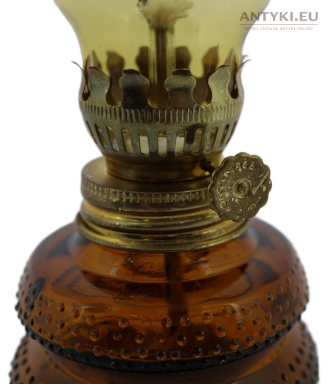 mała lampka naftowa do wnętrz vintage