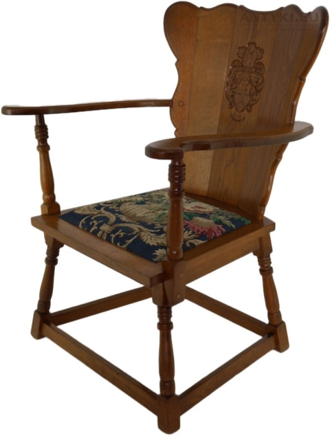 antyczne krzesło dębowe z gobelinem