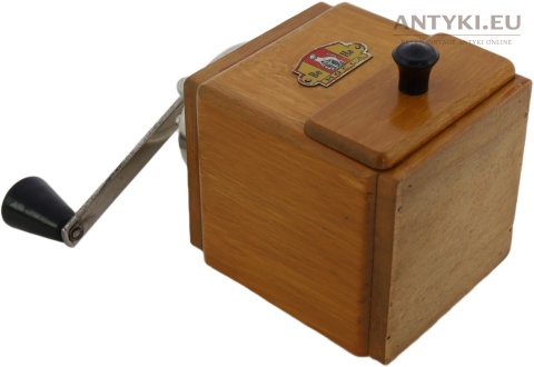 stylowy drewniany młynek vintage
