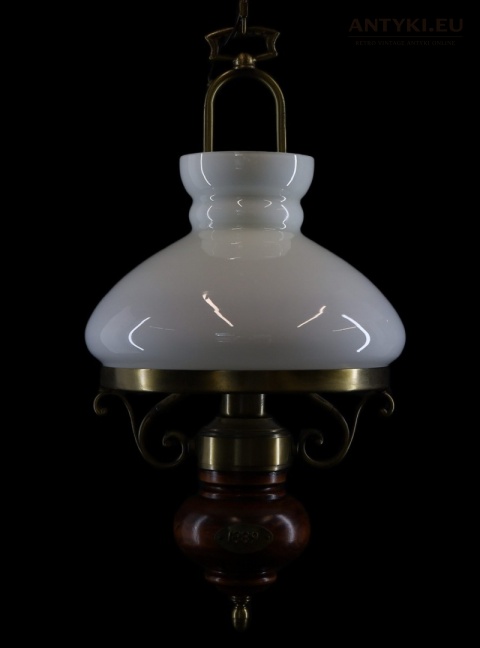 klasyczna lampa sufitowa mleczne szkło