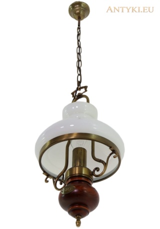 Rustykalna lampa wisząca mosiężna z mlecznym kloszem – retro vintage 1889