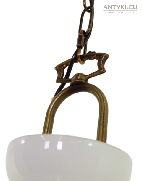 stara lampa wisząca z drewna