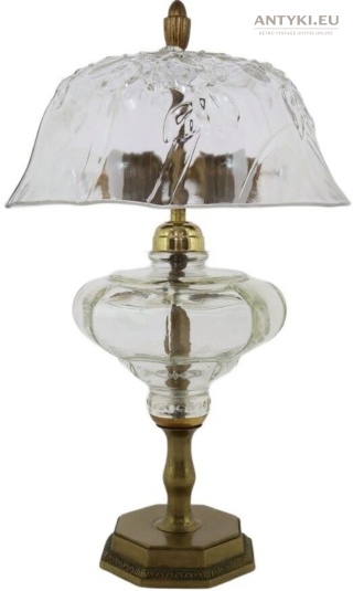 Starodawna dekoracyjna lampa stołowa retro z epoki – stylowe vintage wyposażenie wnętrz