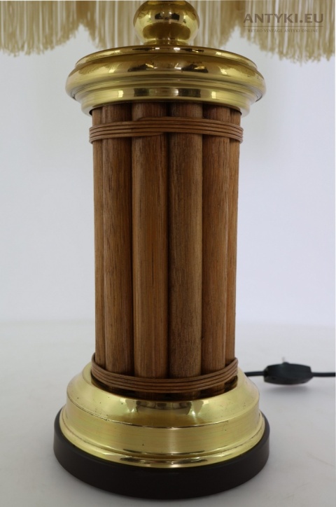 stylowa lampa z litego drewna