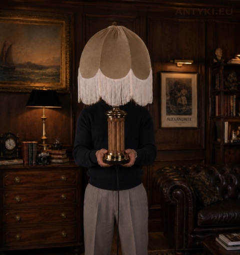 duża lampa mosiężna z abażurem retro