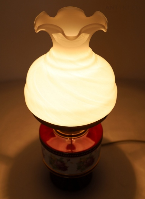 lampka stołowa porcelanowa z różami
