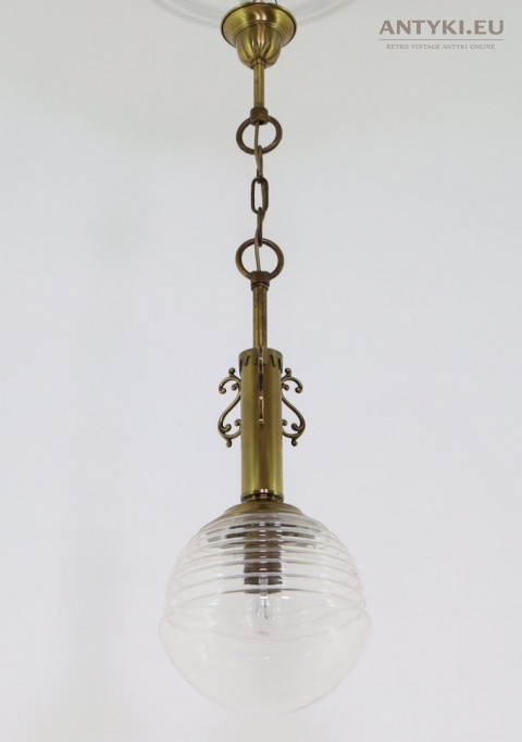 lampa vintage Chesterfield z ryflowanym kloszem