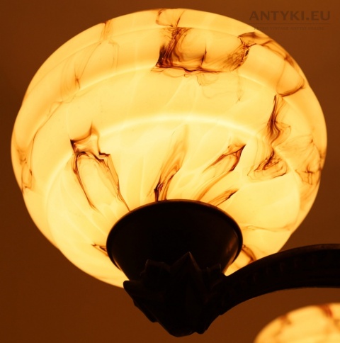 art deco żyrandol z oryginalnymi kloszami