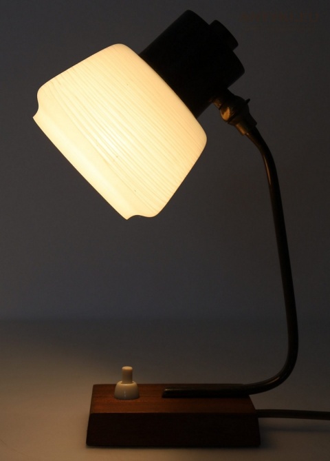 mała lampka mosiężna retro