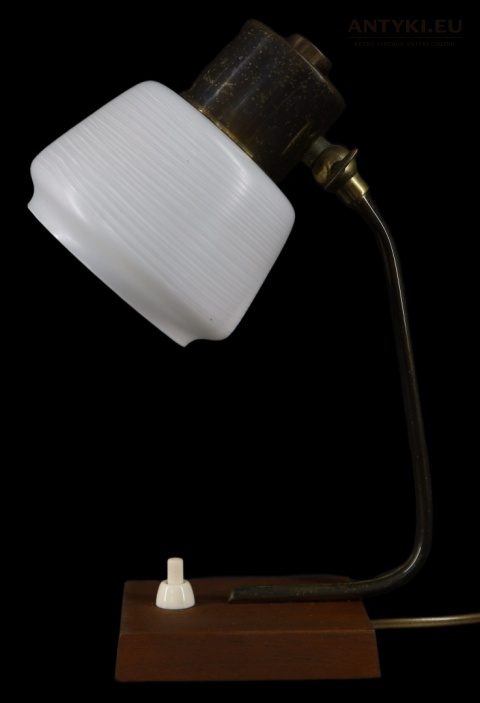 modernistyczna lampka stołowa na biurko