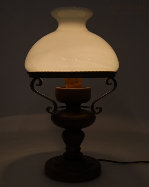 duża rustykalna lampa stołowa retro