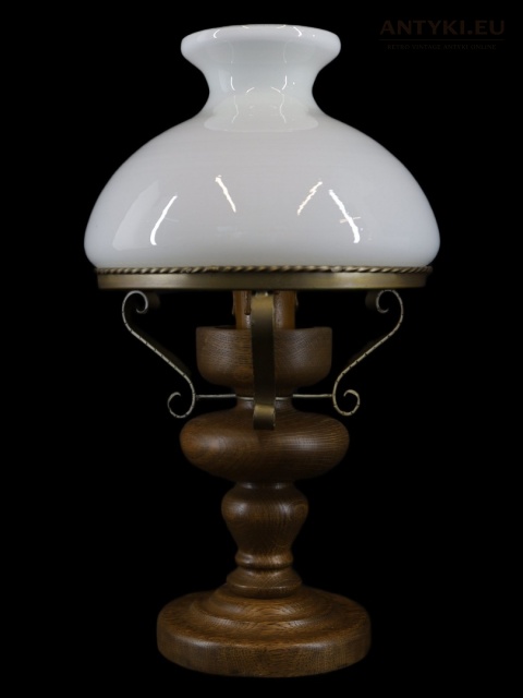 stołowa lampa do domu wiejskiego retro