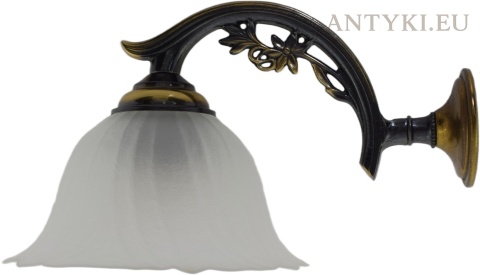 Stare kinkiety vintage retro z kloszami. Lampy stylowe z dawnych lat.