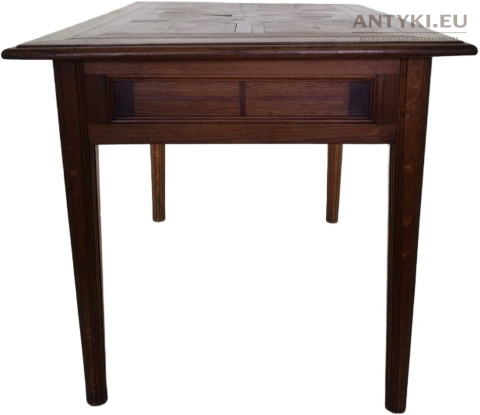 drewniany stolik Biedermeier