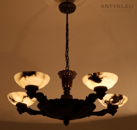 Antyczny żyrandol salonowy Art Déco z lat 20.–30. XX wieku – pięć kloszy z alabastru