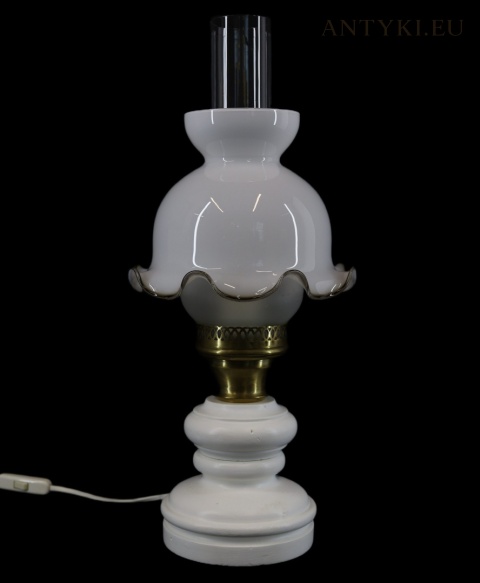 biała lampa stołowa z lat 1970 w stylu rustykalnym