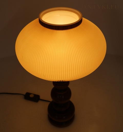 stołowa lampa retro z przełomu lat 60. i 70. XX wieku