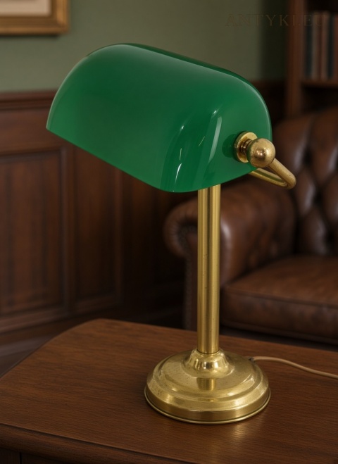 antyczna lampa banierska na biurko