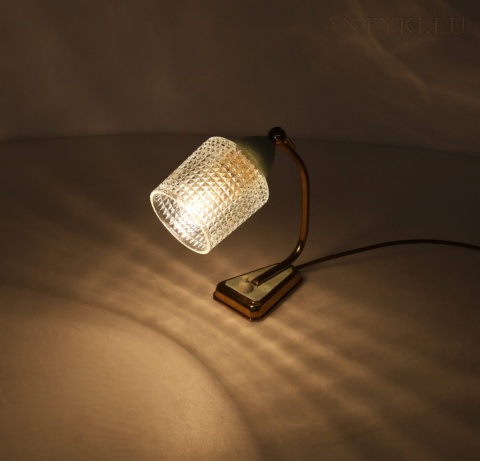 lampka stołowa mid-century z regulowanym kierunkiem światła