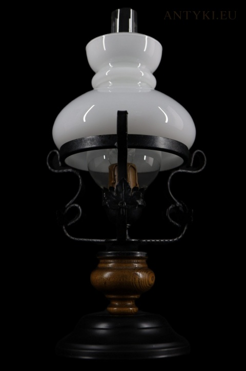 stołowa rustykalna lampka