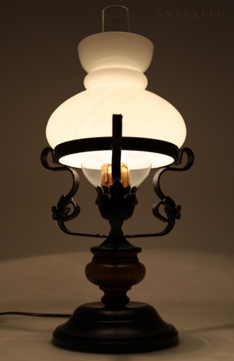 retro rustykalna lampka