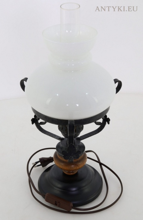 starodawna rustykalna lampka