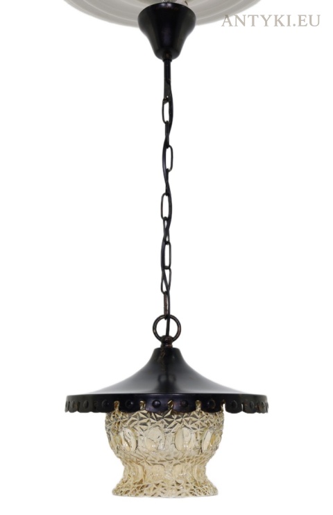 wisząca lampa retro ze szkłem w miodowym odcieniu