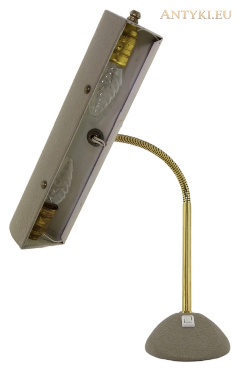 industrialna lampa gabinetowa z połowy XX wieku