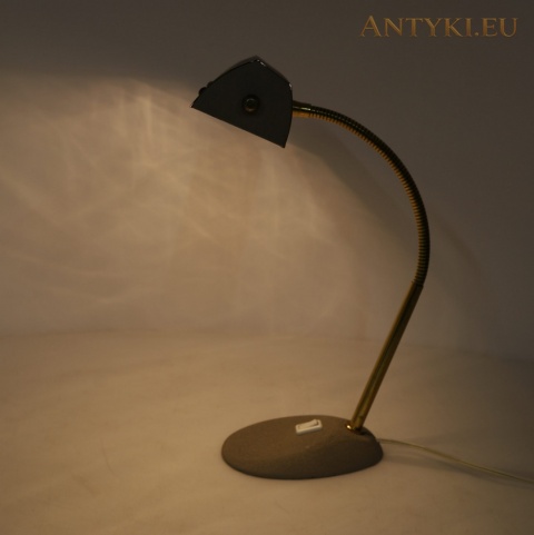 lampa industrialna biurkowa widok z boku