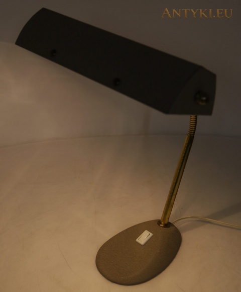 metalowa lampa biurkowa vintage z dwoma punktami światła