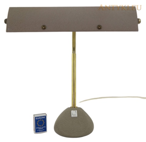 Lampka biurkowa vintage z oryginalnym wyglądem