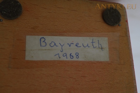 odręczna etykieta Bayreuth 1968 na spodzie drewnianego młynka
