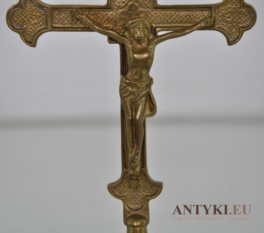 Krzyż krzyżyk stary z Jezusem Chrystusem mosiężny