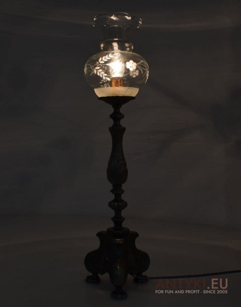 Lampa vintage srebrna stolikowa do pałacu lampka na stolik do zamku dworu oświetlenie stylowe