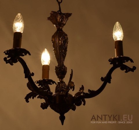 Mały styłowy żyrandol łazienkowy lampa sufitowa mosiężna zabytkowa vintage retro oświetlenie