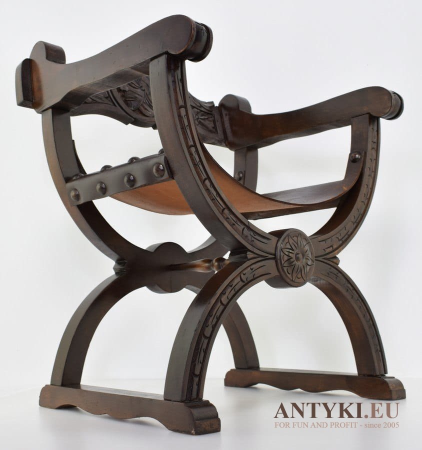 Muzealne krzesło rycerskie do zamku siedzisko zamkowe do dworu palacu